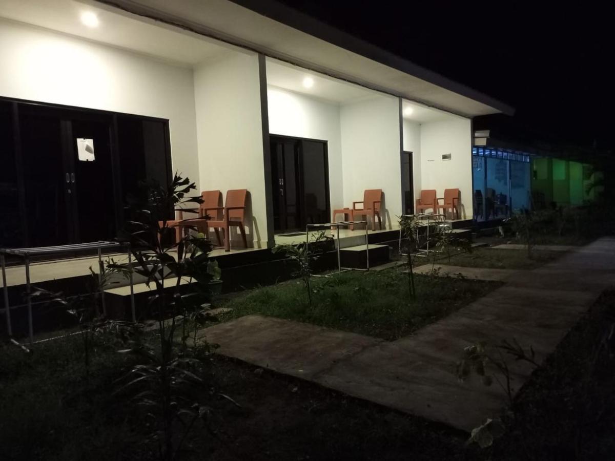 Simpang Hostel Kuta  Exterior photo
